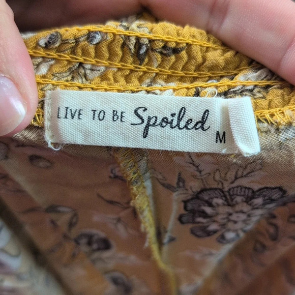 Live to be spoiled outfit. Small/Medium EUC. - Picture 9 of 10